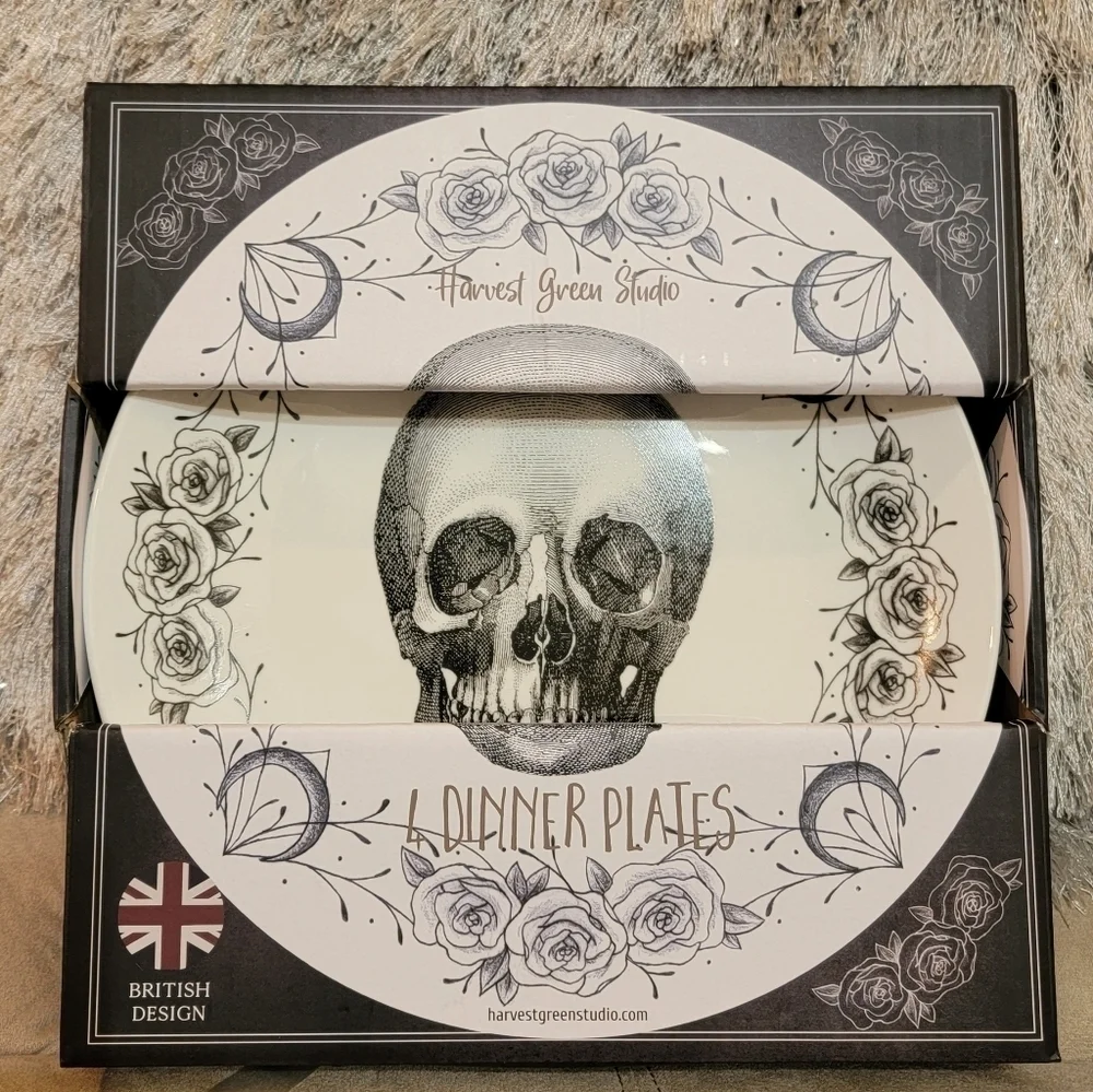 4-PC Harvest Green Studio Spooky HALLOWEEN Skull Dinner Plates NEW!